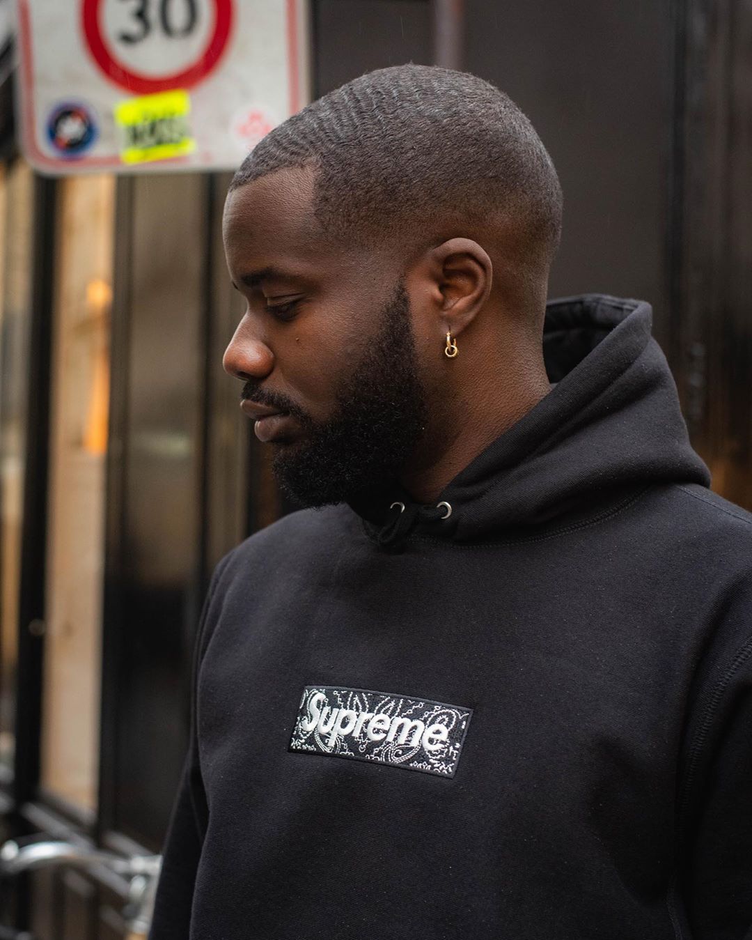 Supreme   シュプリーム   定番スタイルのフード付きスウェットシャツ  2色兼用 男女兼用 レディース メンズ    E513