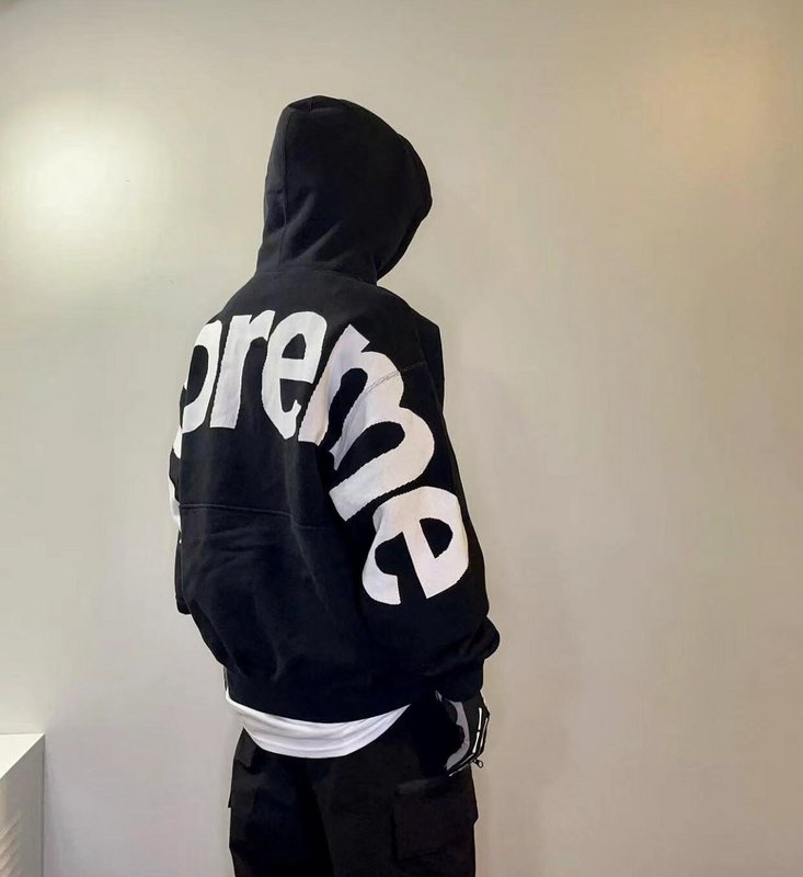 Supreme   シュプリーム   秋冬にぴったりのフード付きパーカー  2色兼用 男女兼用 レディース メンズ    E558