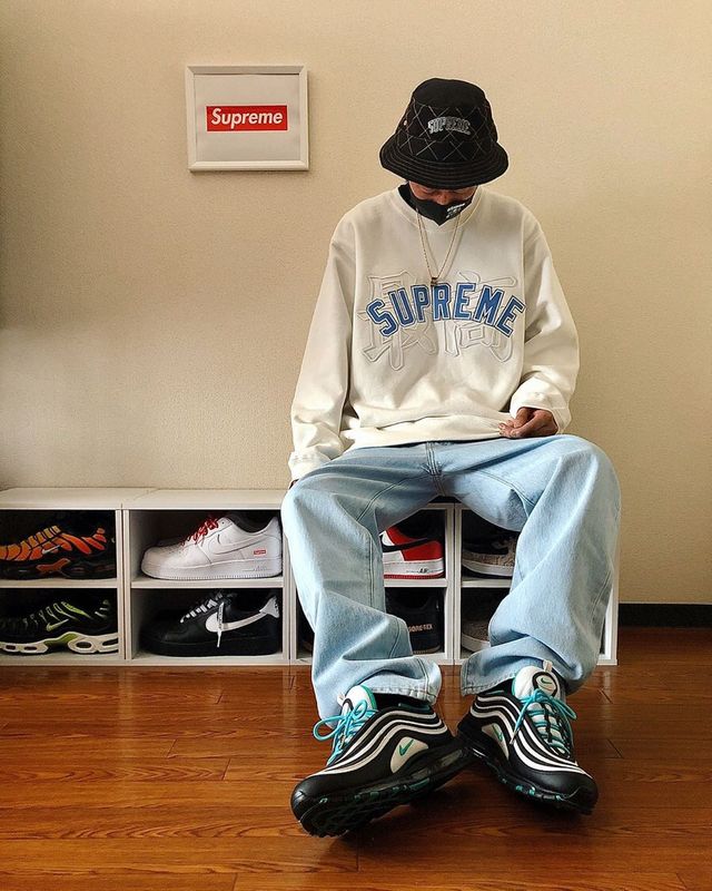 Supreme   シュプリーム   シンプルデザインクルーネックスウェット  4色兼用 男女兼用 レディース メンズ    E517