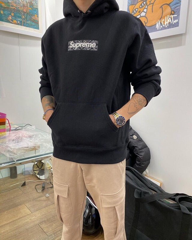 Supreme   シュプリーム   定番スタイルのフード付きスウェットシャツ  2色兼用 男女兼用 レディース メンズ    E513