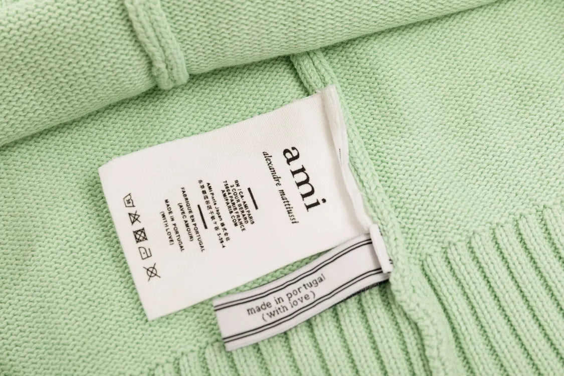 AMI PARIS（アミ パリス） オーバーサイズ ウール カーディガン 男女兼用ロゴニット