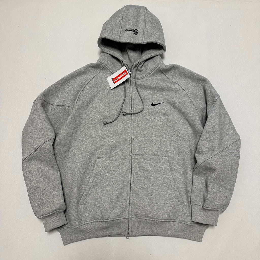 Supreme × Nike 刺繍ロゴ 裏起毛ジップアップパーカー