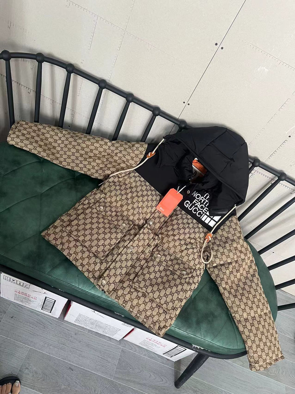 THE NORTH FAC グッチ ノースフェイス GG ロゴ ショート ダウンジャケット