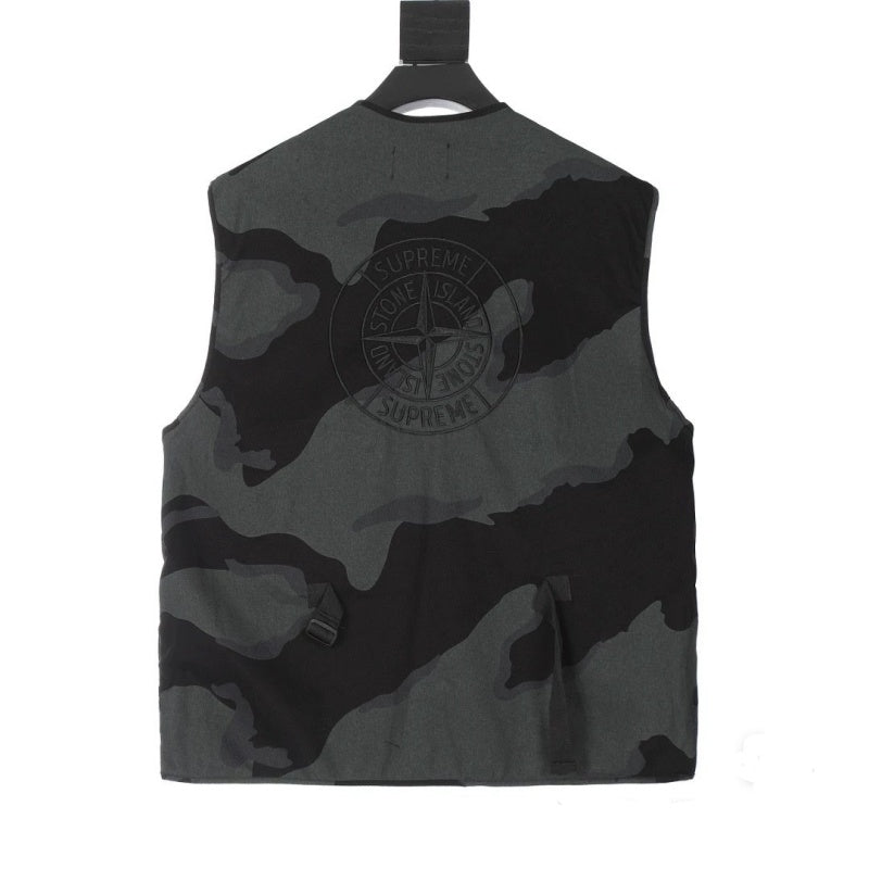 Supreme x Stone Island ジョイント マルチポケット ワークウェアスタイル タクティカルベスト ジッパー カモフラージュ アウトドア 機能性ベスト