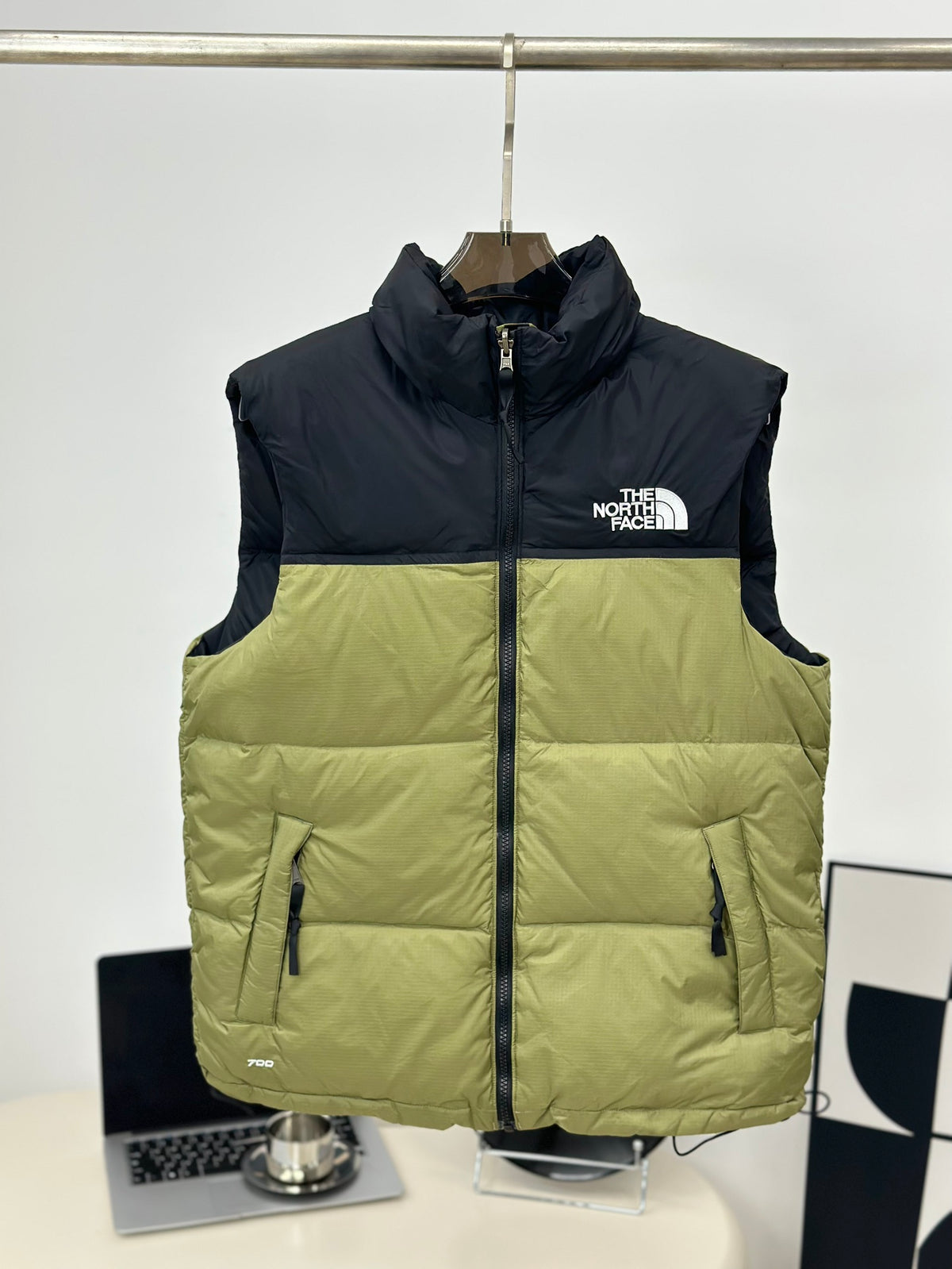 [ノースフェイス] M'S NUPTSE ON BALL ベスト★新作・24AW★人気