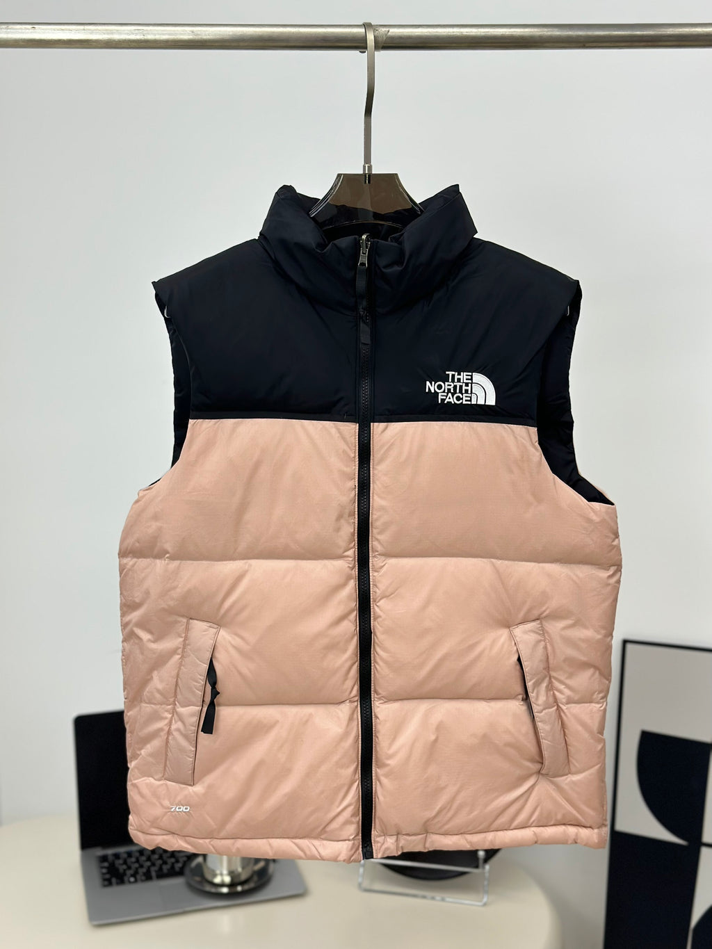 [ノースフェイス] M'S NUPTSE ON BALL ベスト★新作・24AW★人気