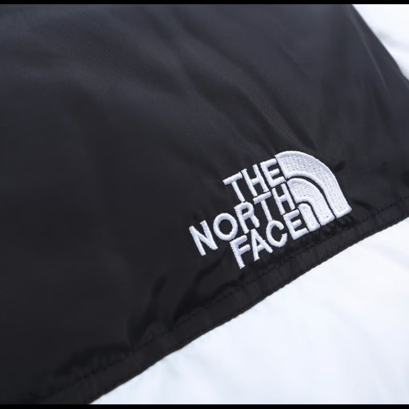 THE NORTH FACEメンズクラシックパーカー：冬の暖かさを追求したスタイリッシュなダウンジャケット
